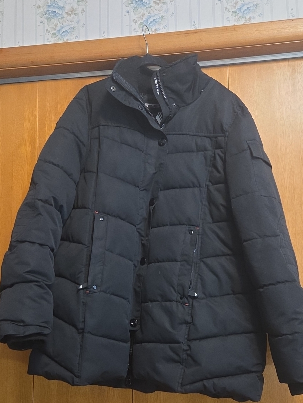 Women's Black Quilted Puffer Jacket - Insulated Winter Coat